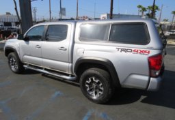 2017 Toyota Tacoma - Thumbnail 6