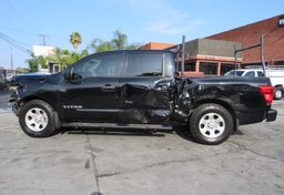 2018 Nissan Titan - Thumbnail 8