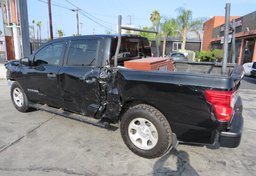 2018 Nissan Titan - Thumbnail 10