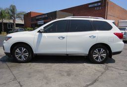 2020 Nissan Pathfinder - Thumbnail 11