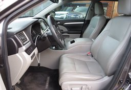 2016 Toyota Highlander - Thumbnail 22