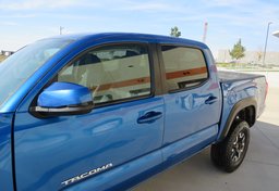 2016 Toyota Tacoma - Thumbnail 15