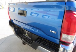 2016 Toyota Tacoma - Thumbnail 24