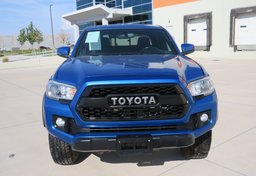 2016 Toyota Tacoma - Thumbnail 11