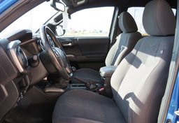 2016 Toyota Tacoma - Thumbnail 30