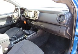 2016 Toyota Tacoma - Thumbnail 28