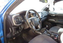 2016 Toyota Tacoma - Thumbnail 27