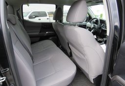 2020 Toyota Tacoma - Thumbnail 29