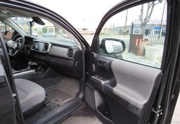 2020 Toyota Tacoma - Thumbnail 19