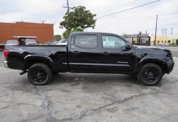 2020 Toyota Tacoma - Thumbnail 12