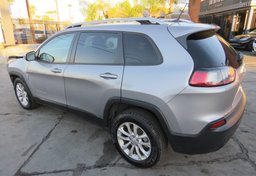 2020 Jeep Cherokee - Thumbnail 7
