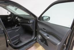 2021 Nissan Kicks - Thumbnail 17