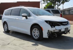 2020 Chrysler Voyager - Thumbnail 4