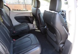 2020 Chrysler Voyager - Thumbnail 30