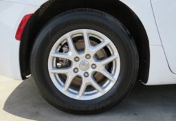 2020 Chrysler Voyager - Thumbnail 16