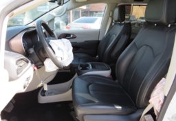 2020 Chrysler Voyager - Thumbnail 23