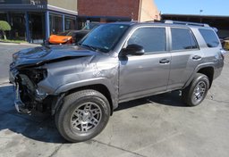 2020 Toyota 4Runner - Thumbnail 2
