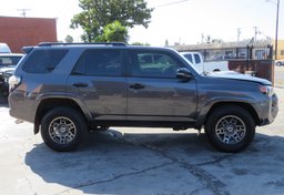 2020 Toyota 4Runner - Thumbnail 6