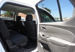 2021 Chevrolet Traverse - Thumbnail 25