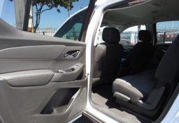 2021 Chevrolet Traverse - Thumbnail 23