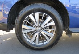 2020 Nissan Pathfinder - Thumbnail 11