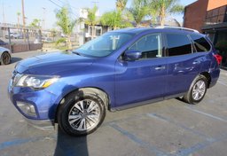 2020 Nissan Pathfinder - Thumbnail 3