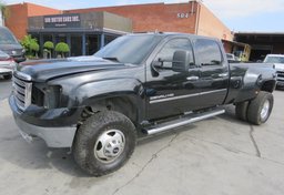 2013 GMC Sierra 3500HD - Thumbnail 2