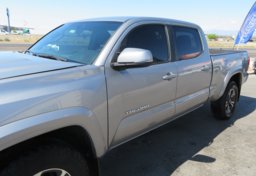 2016 Toyota Tacoma - Thumbnail 12