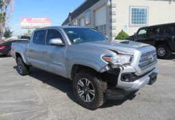 2016 Toyota Tacoma - Thumbnail 2