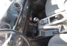 2016 Toyota Tacoma - Thumbnail 23