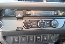 2016 Toyota Tacoma - Thumbnail 34