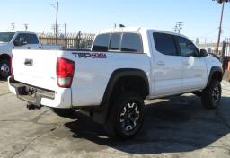 2016 Toyota Tacoma - Thumbnail 5