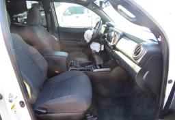 2016 Toyota Tacoma - Thumbnail 24