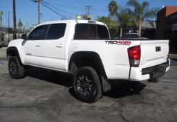 2016 Toyota Tacoma - Thumbnail 8