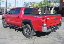 2017 Toyota Tacoma - Thumbnail 9