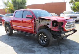 2017 Toyota Tacoma - Thumbnail 4