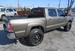 2014 Toyota Tacoma - Thumbnail 6