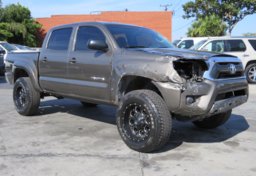 2014 Toyota Tacoma - Thumbnail 4