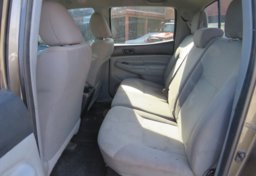 2014 Toyota Tacoma - Thumbnail 30