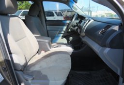 2014 Toyota Tacoma - Thumbnail 25