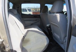 2014 Toyota Tacoma - Thumbnail 31