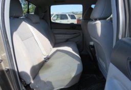 2014 Toyota Tacoma - Thumbnail 29