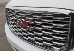 2020 GMC Yukon - Thumbnail 16