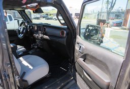 2022 Jeep Gladiator - Thumbnail 23