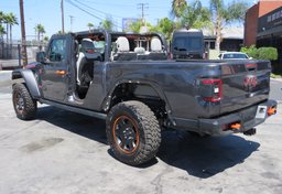 2022 Jeep Gladiator - Thumbnail 7