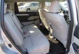 2018 Toyota Highlander - Thumbnail 29