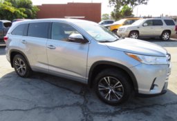 2018 Toyota Highlander - Thumbnail 2