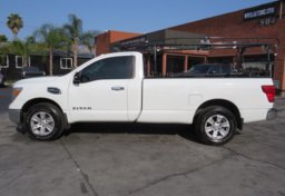 2017 Nissan Titan - Thumbnail 11