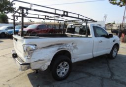 2017 Nissan Titan - Thumbnail 6