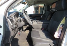 2017 Nissan Titan - Thumbnail 23